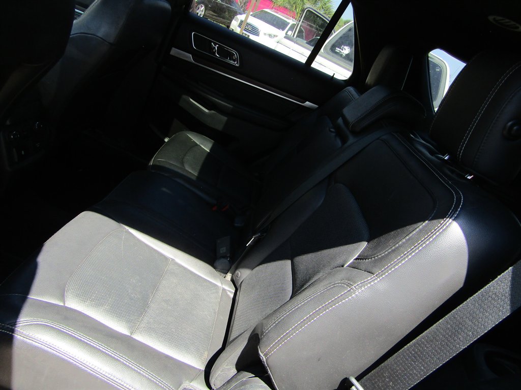 2018 Ford Explorer - $12,999