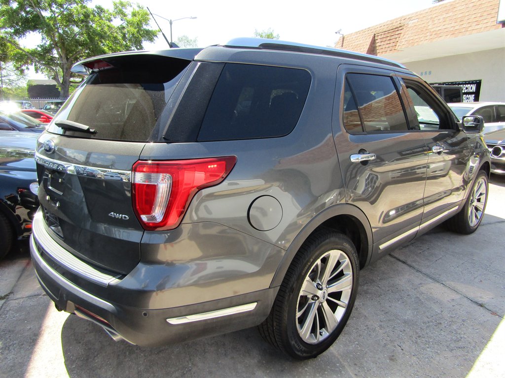 2018 Ford Explorer - $12,999