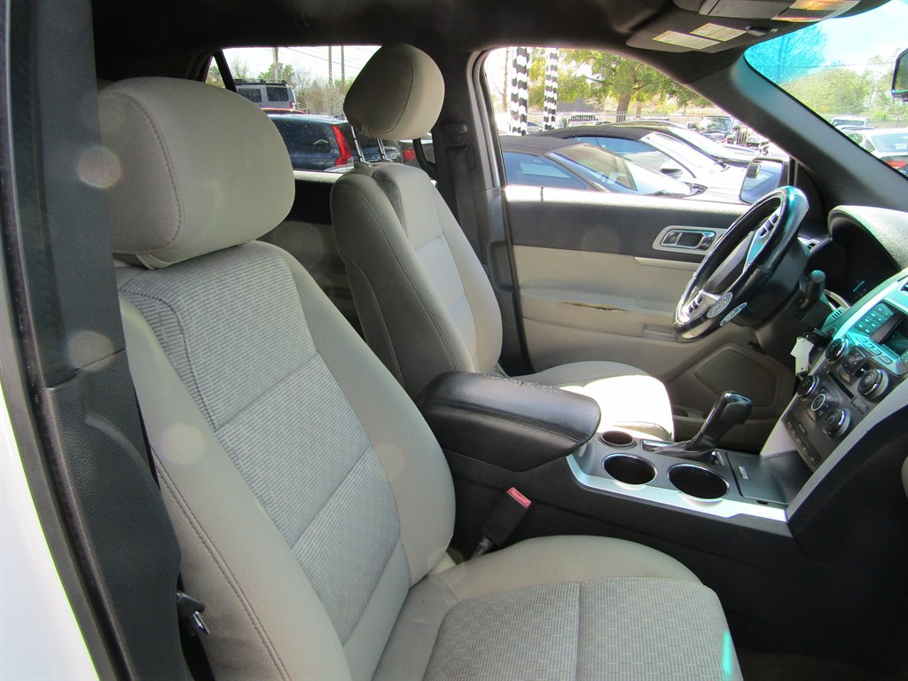 2013 Ford Explorer XLT photo