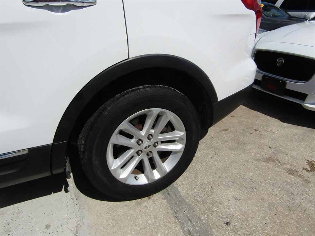 2013 Ford Explorer XLT photo