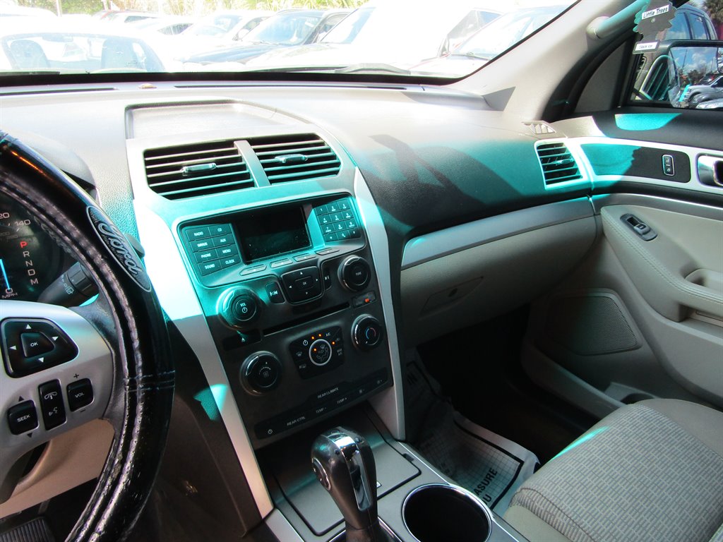2013 Ford Explorer XLT photo