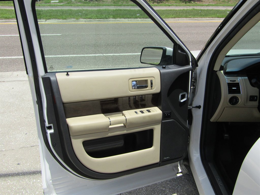 2013 Ford Flex - $6,999