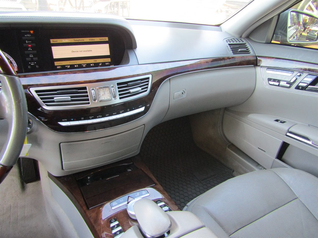 2013 Mercedes-Benz S-class - $8,400
