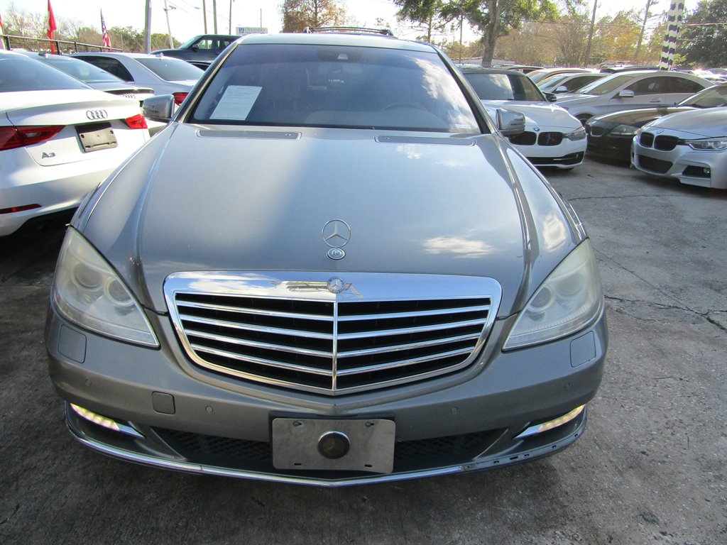 2013 Mercedes-Benz S-class - $8,400