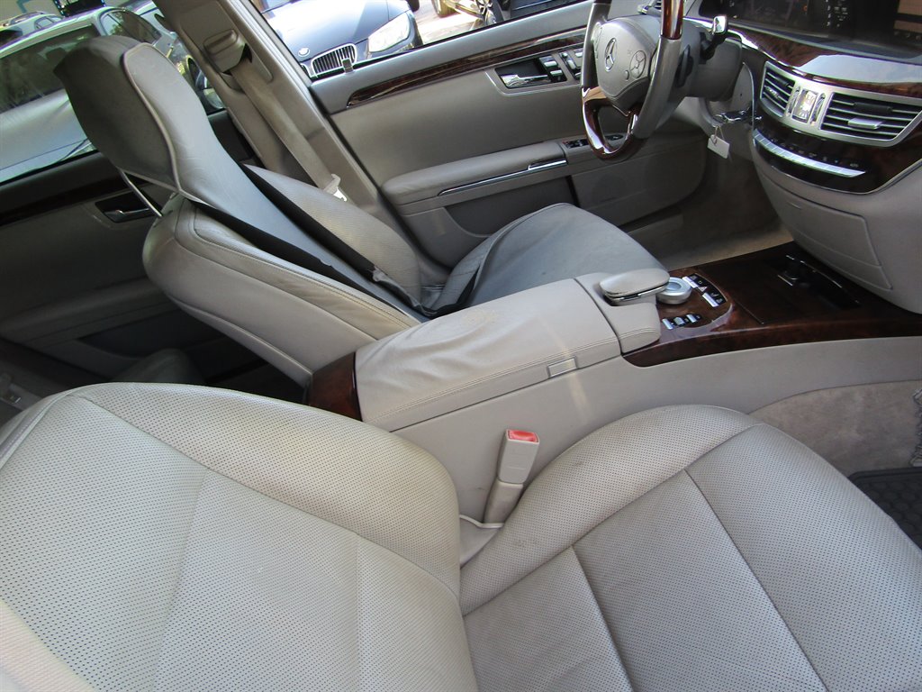 2013 Mercedes-Benz S-class - $8,400
