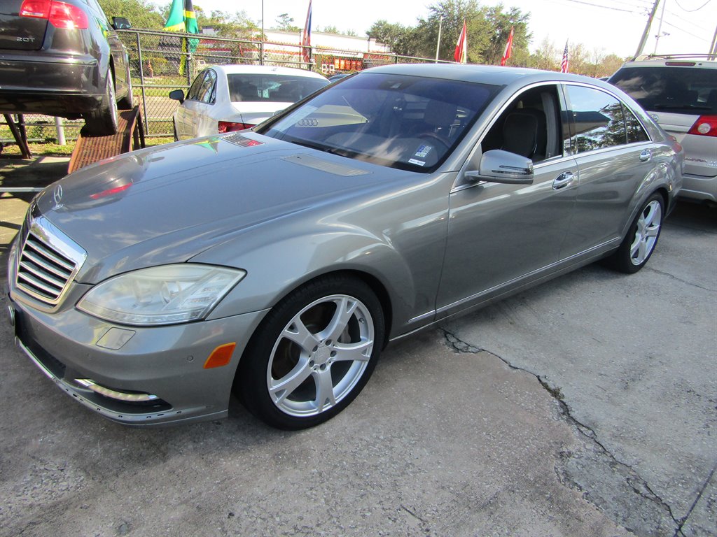 2013 Mercedes-Benz S-class - $8,400