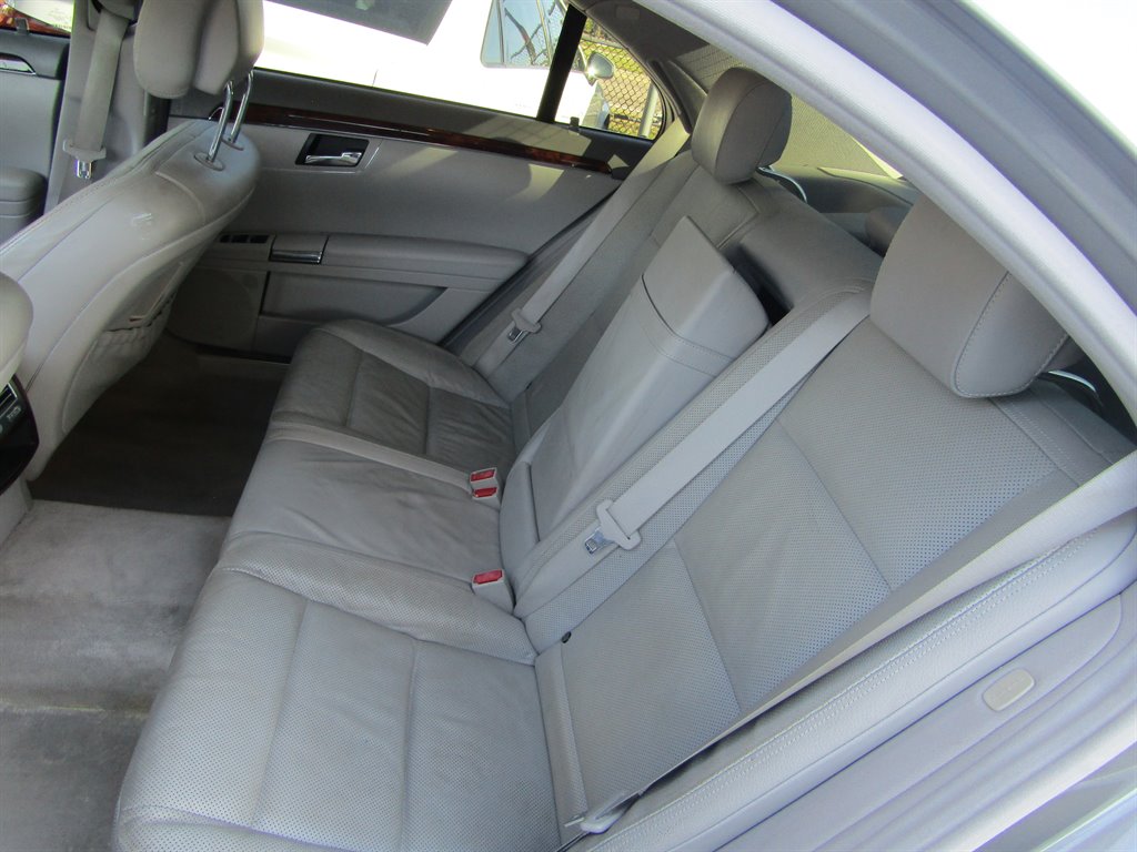 2013 Mercedes-Benz S-class - $8,400