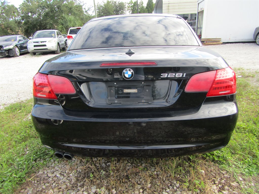 2012 BMW Legend 328i photo