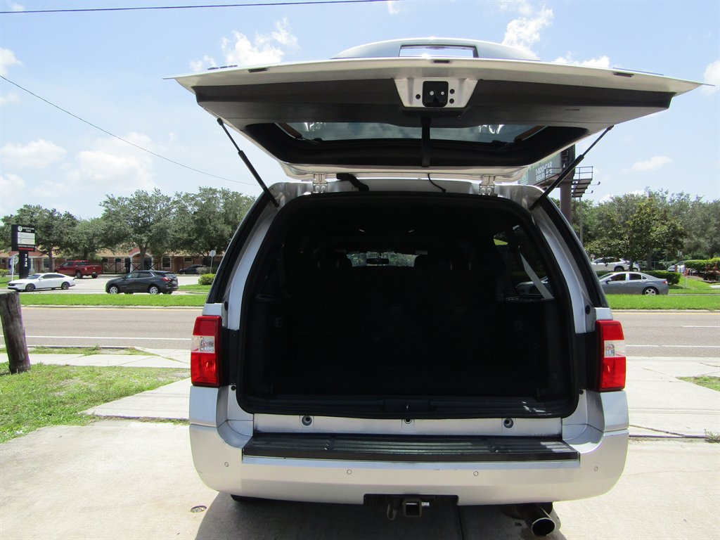 2017 Ford Expedition - $8,999