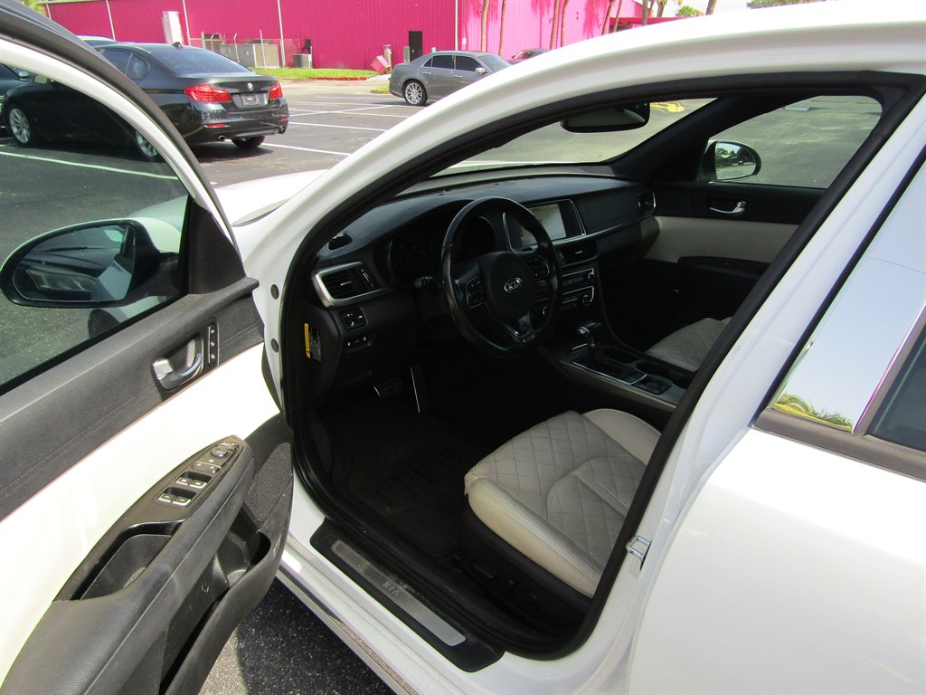 2016 Kia Optima - $10,999