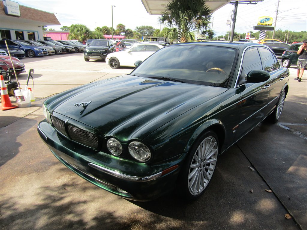 2005 Jaguar XJR photo