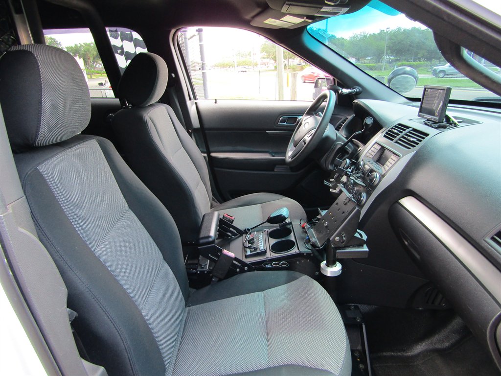 2013 Ford Explorer - $9,900