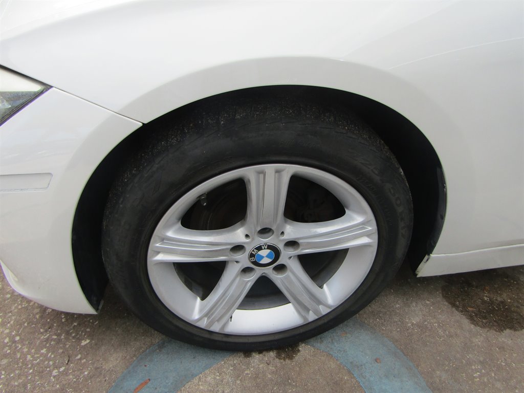 2013 BMW 320i - $6,799