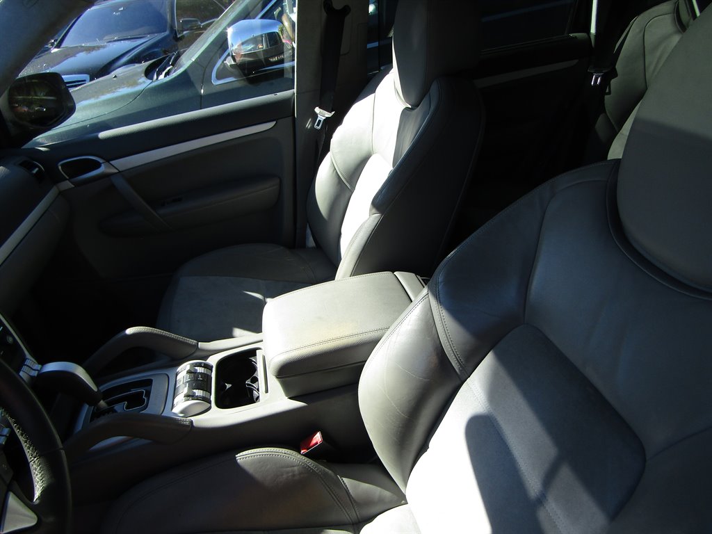 2009 Porsche Cayenne GTS photo
