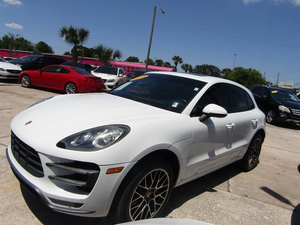 2015 Porsche Macan Turbo photo