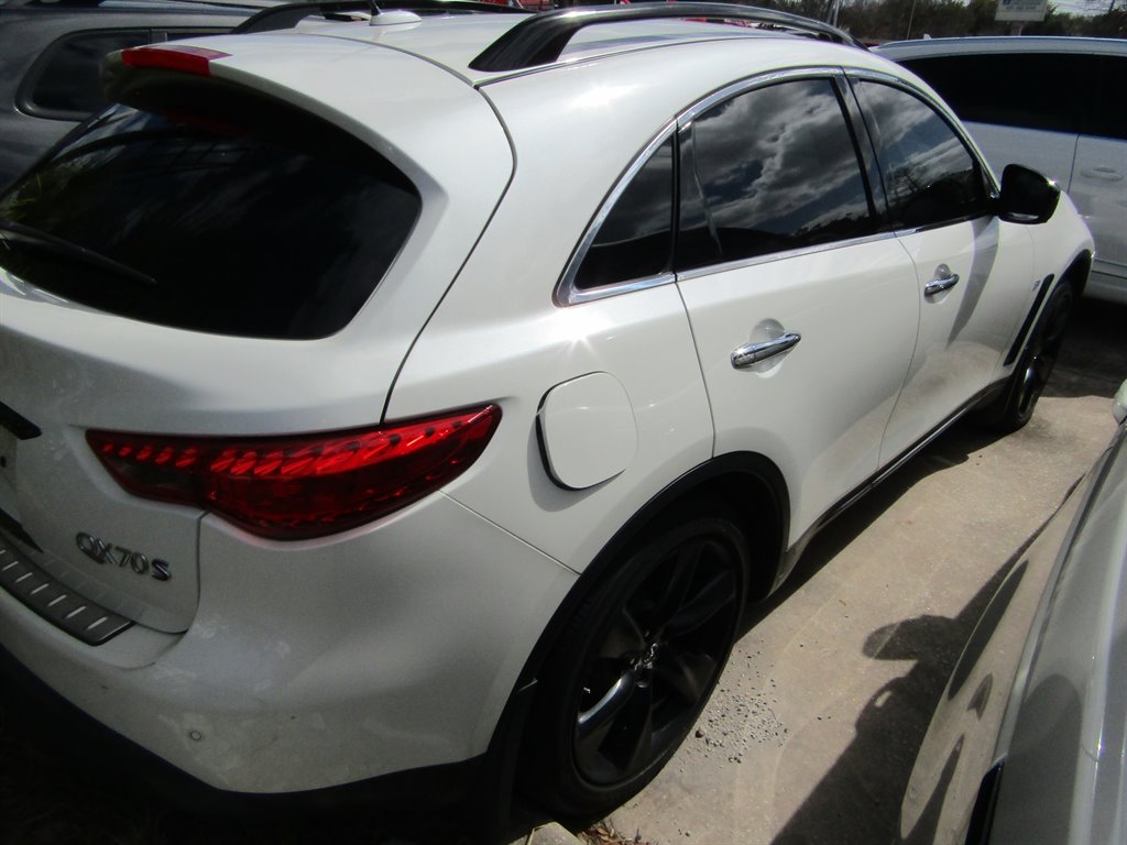 2017 INFINITI QX70 - $8,000