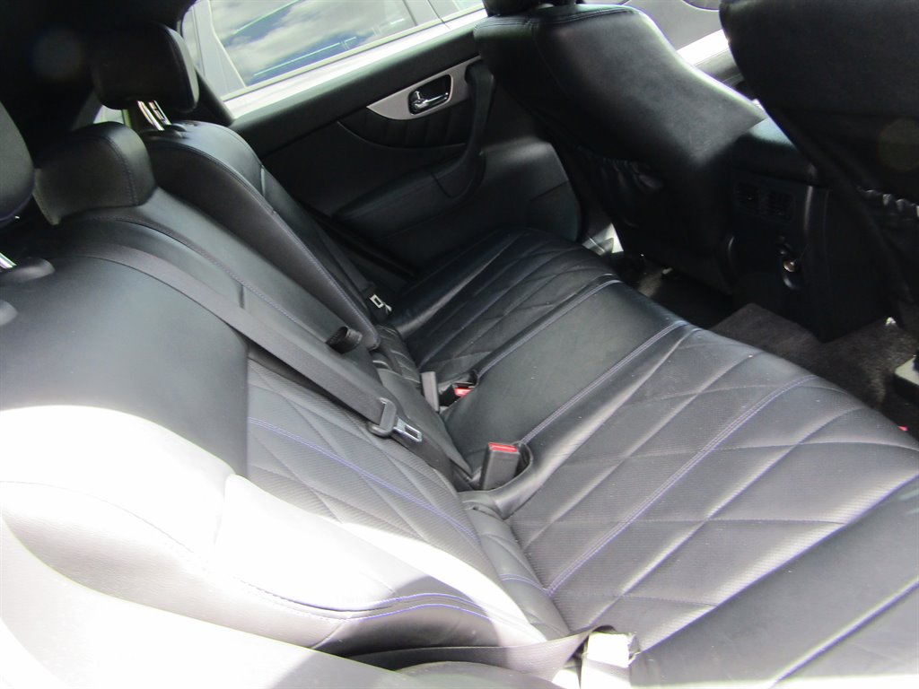 2017 INFINITI QX70 - $8,000