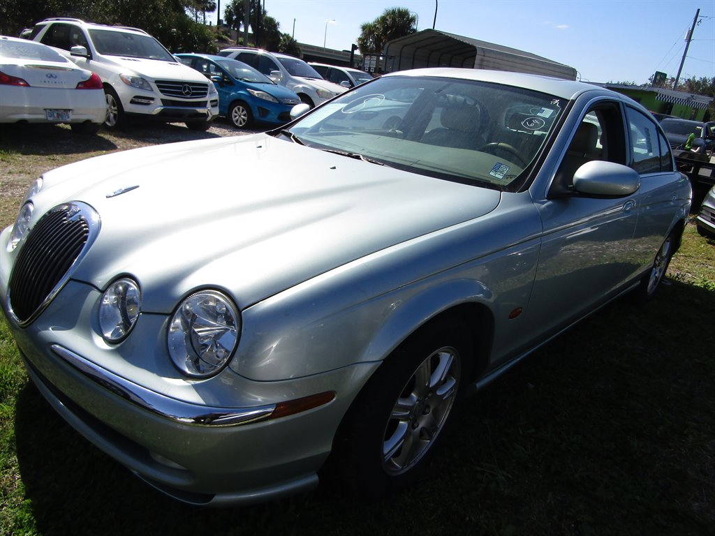 The 2003 Jaguar S-Type 3.0 photos