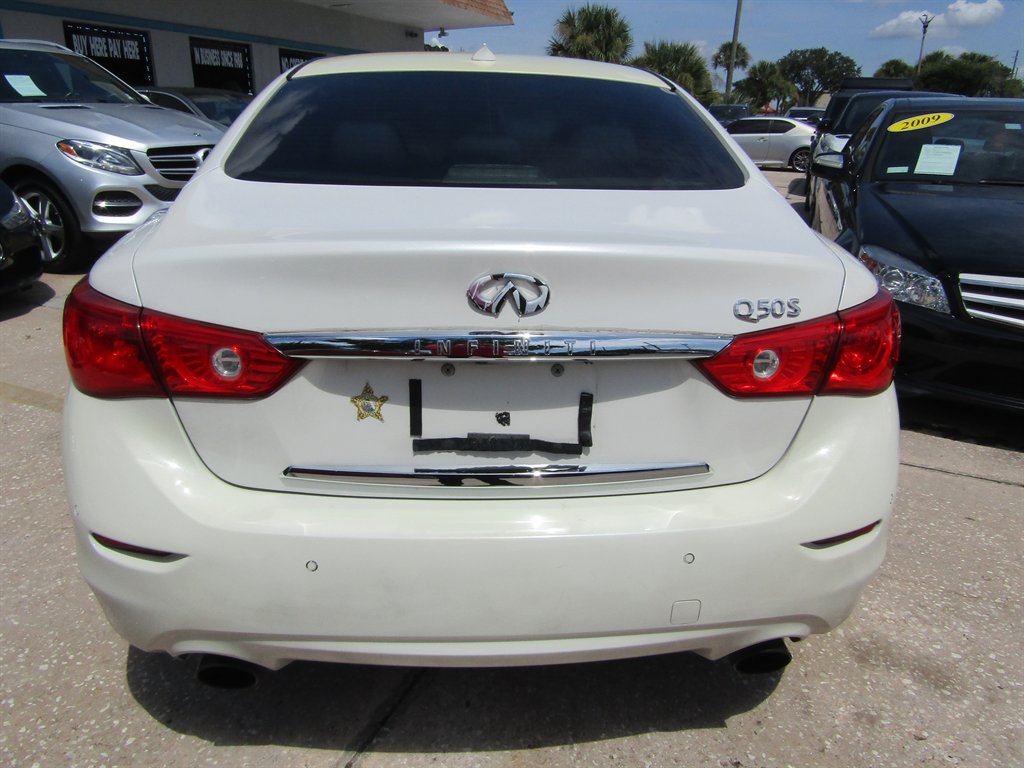 2017 INFINITI Q50 - $10,999