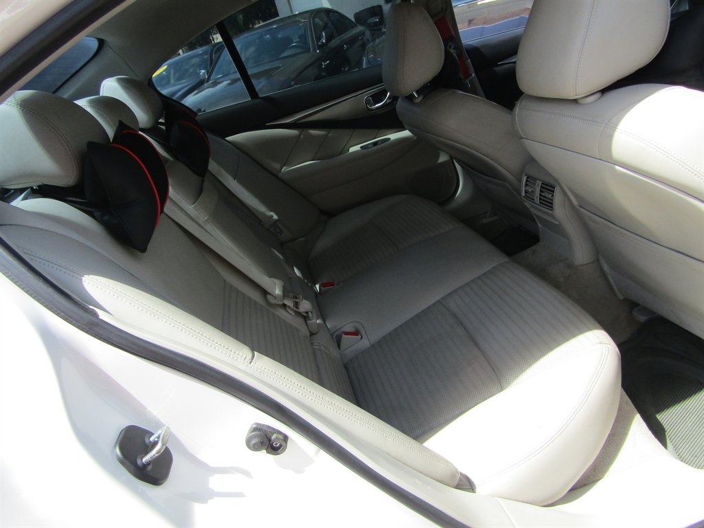 2017 INFINITI Q50 - $10,999