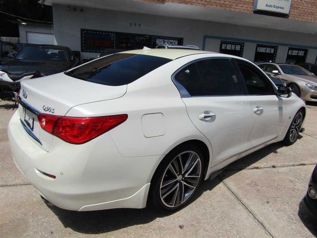 2017 INFINITI Q50 - $10,999