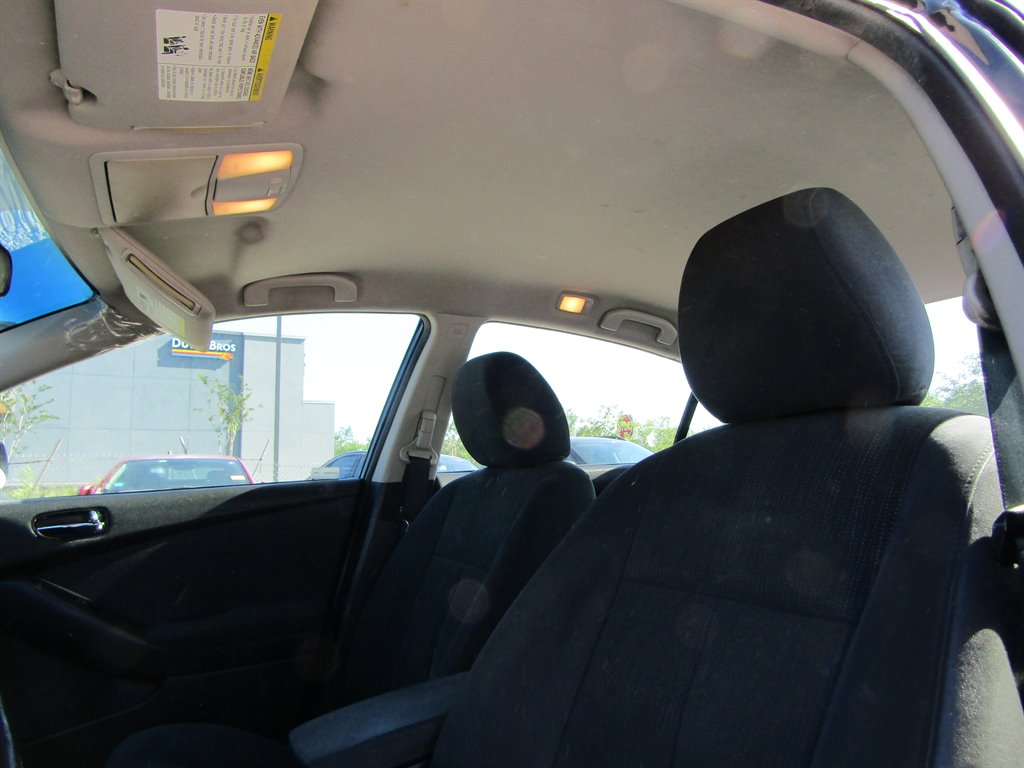 2010 Nissan Altima 2.5 photo