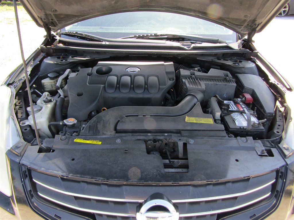 2010 Nissan Altima 2.5 photo