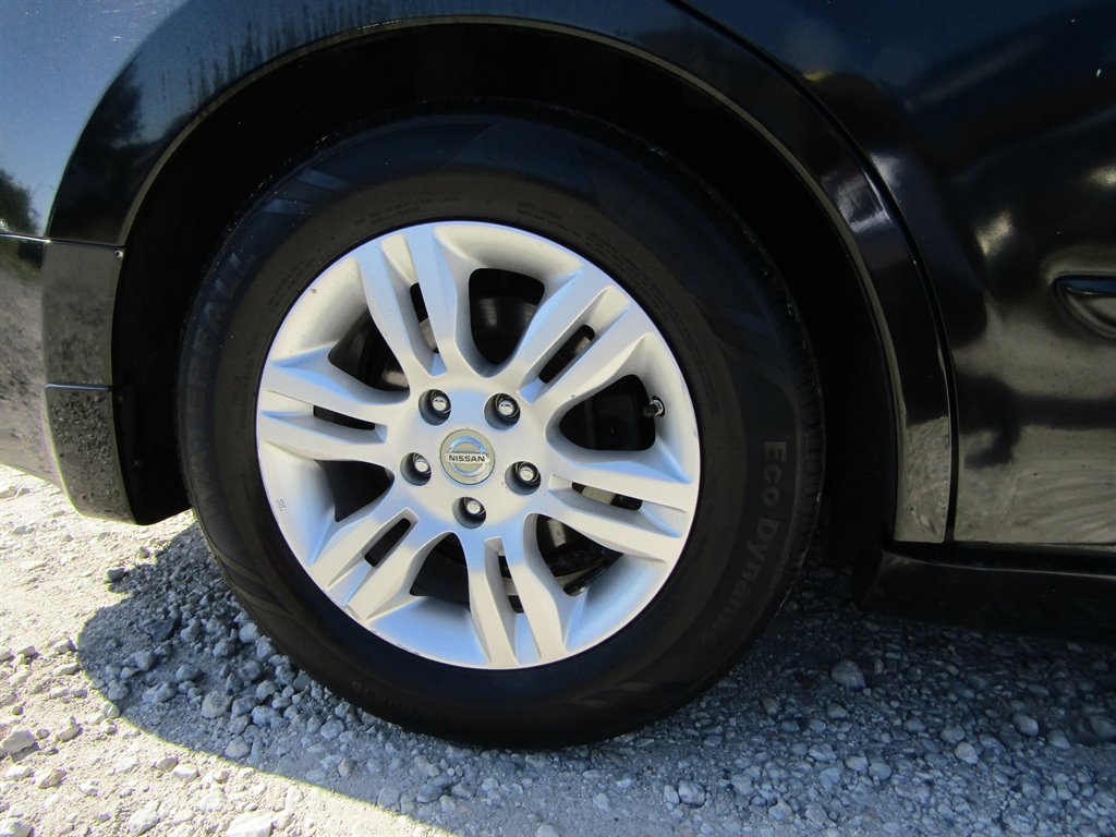 2010 Nissan Altima 2.5 photo