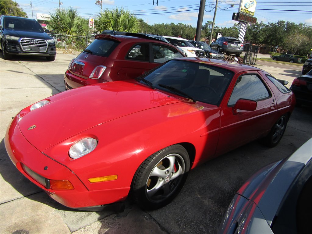 1988 Porsche 924 - $21,999