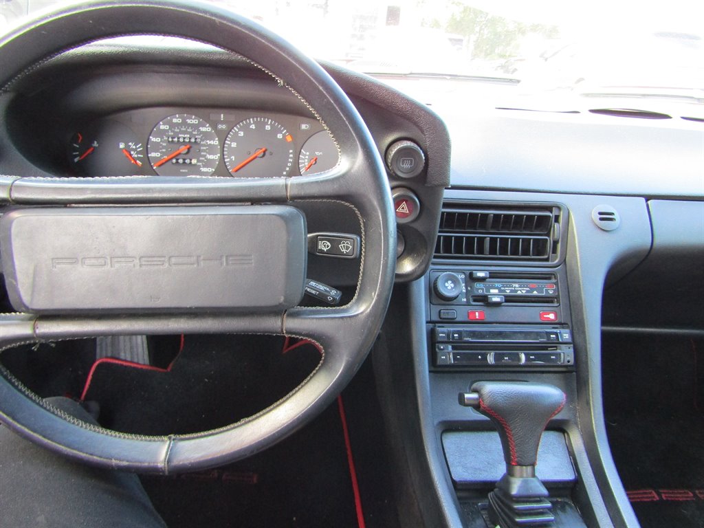 1988 Porsche 924 - $21,999
