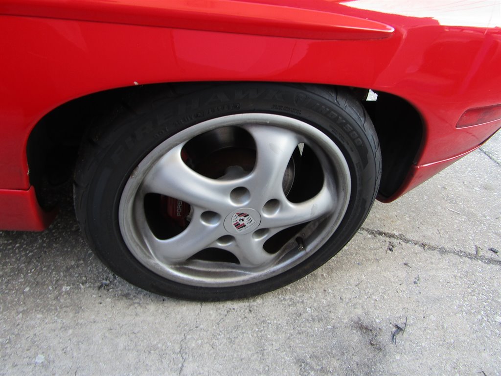 1988 Porsche 924 - $21,999