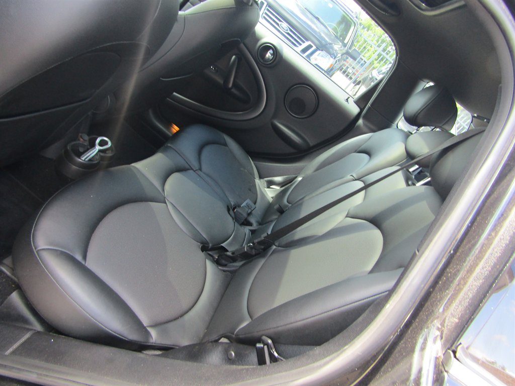 2015 MINI Countryman - $6,999