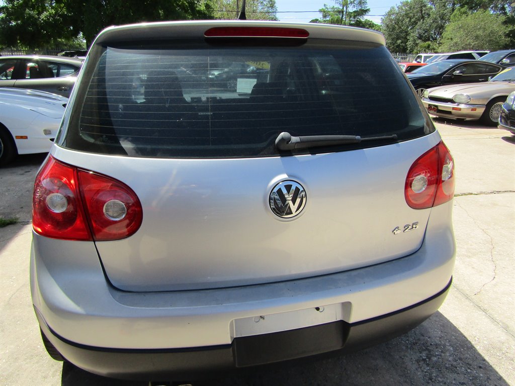 2009 Volkswagen Rabbit S photo