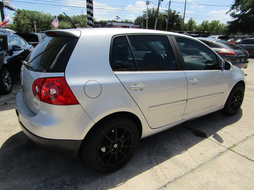 2009 Volkswagen Rabbit S photo