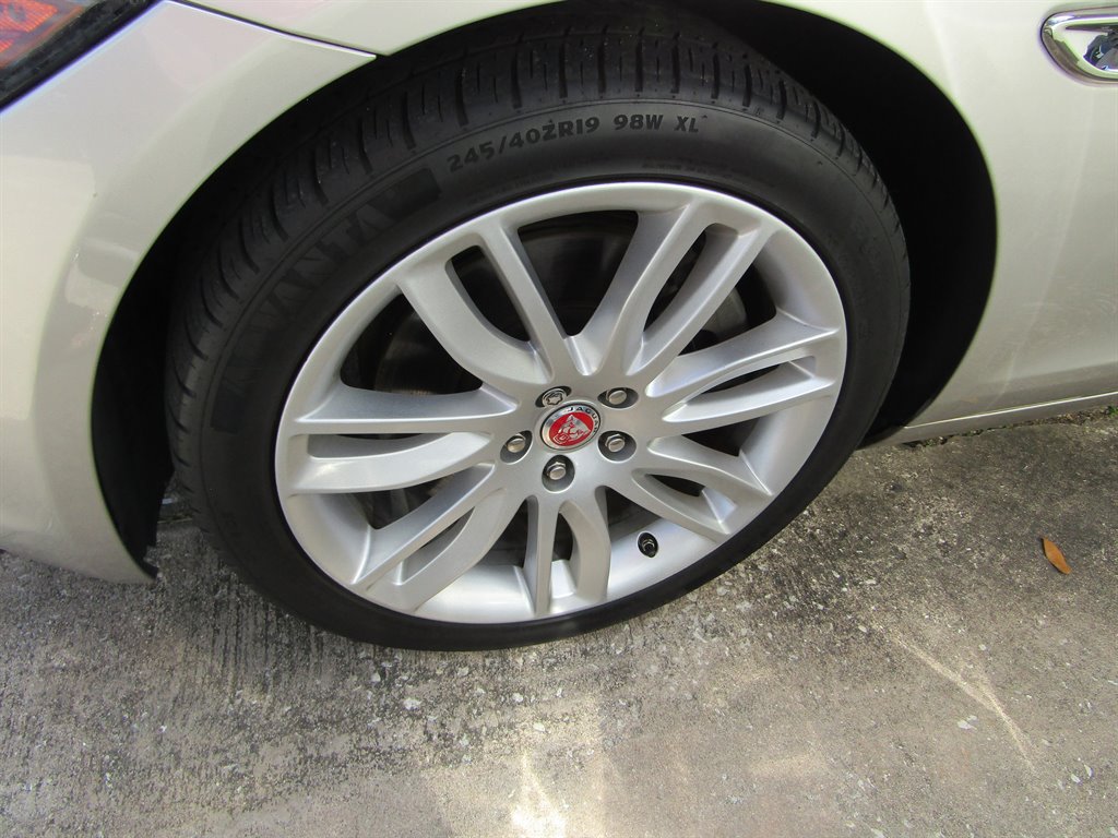 2016 Jaguar XF - $13,800