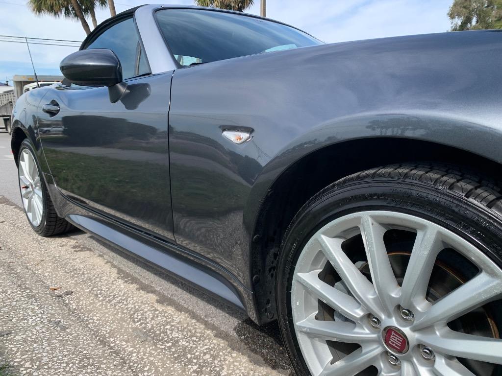2017 Fiat 124 Spider Lusso photo