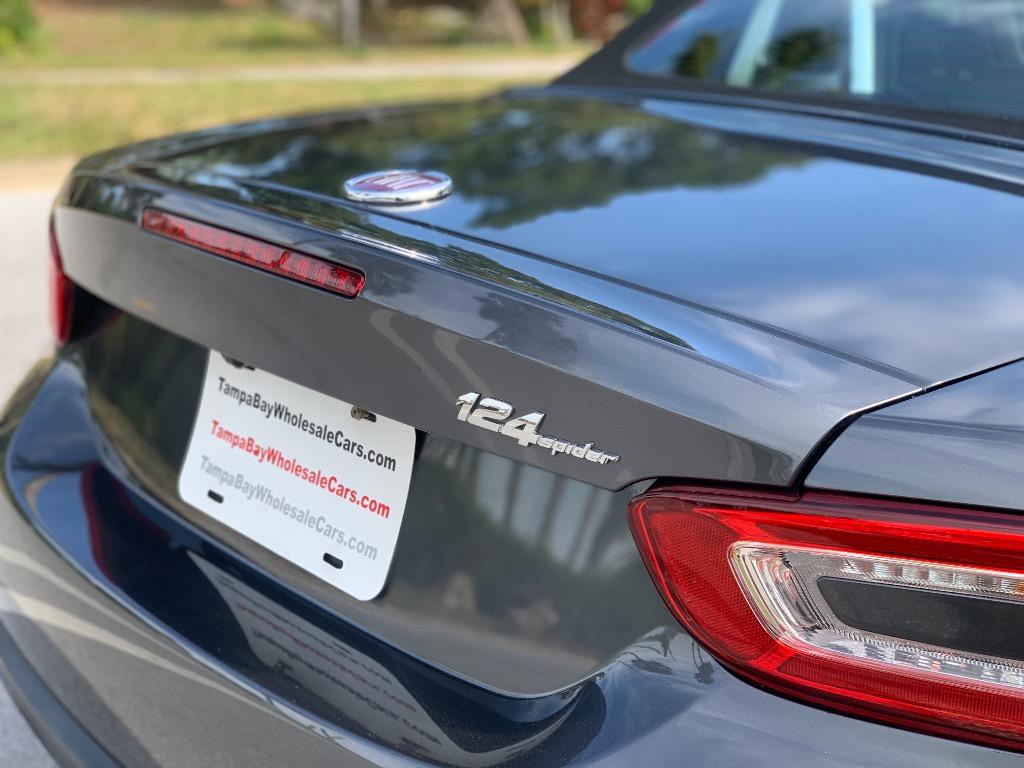 2017 Fiat 124 Spider Lusso photo