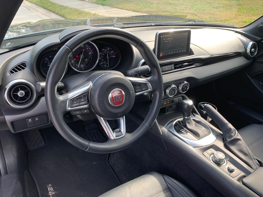 2017 Fiat 124 Spider Lusso photo