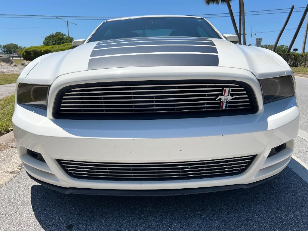 2013 Ford Mustang V6 photo