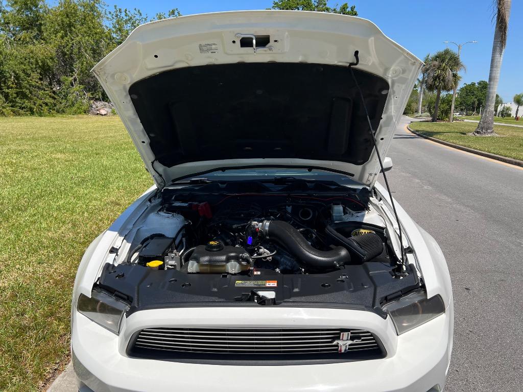 2013 Ford Mustang V6 photo