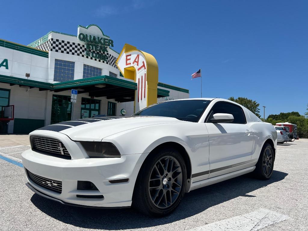 2013 Ford Mustang V6 photo