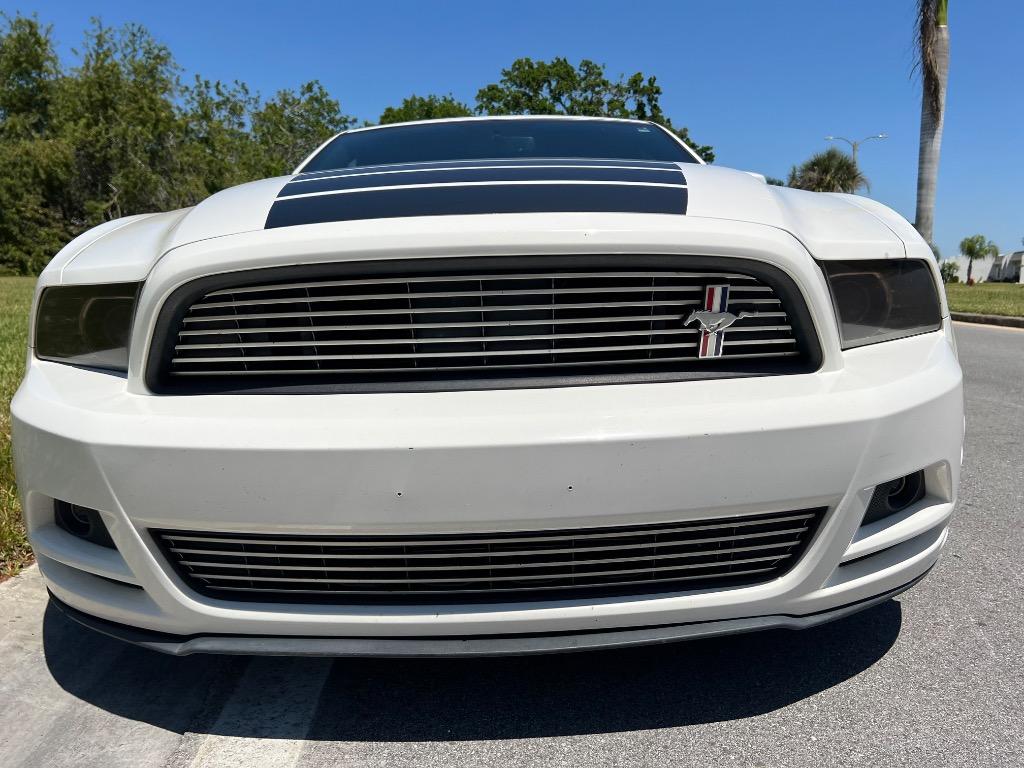 2013 Ford Mustang V6 photo