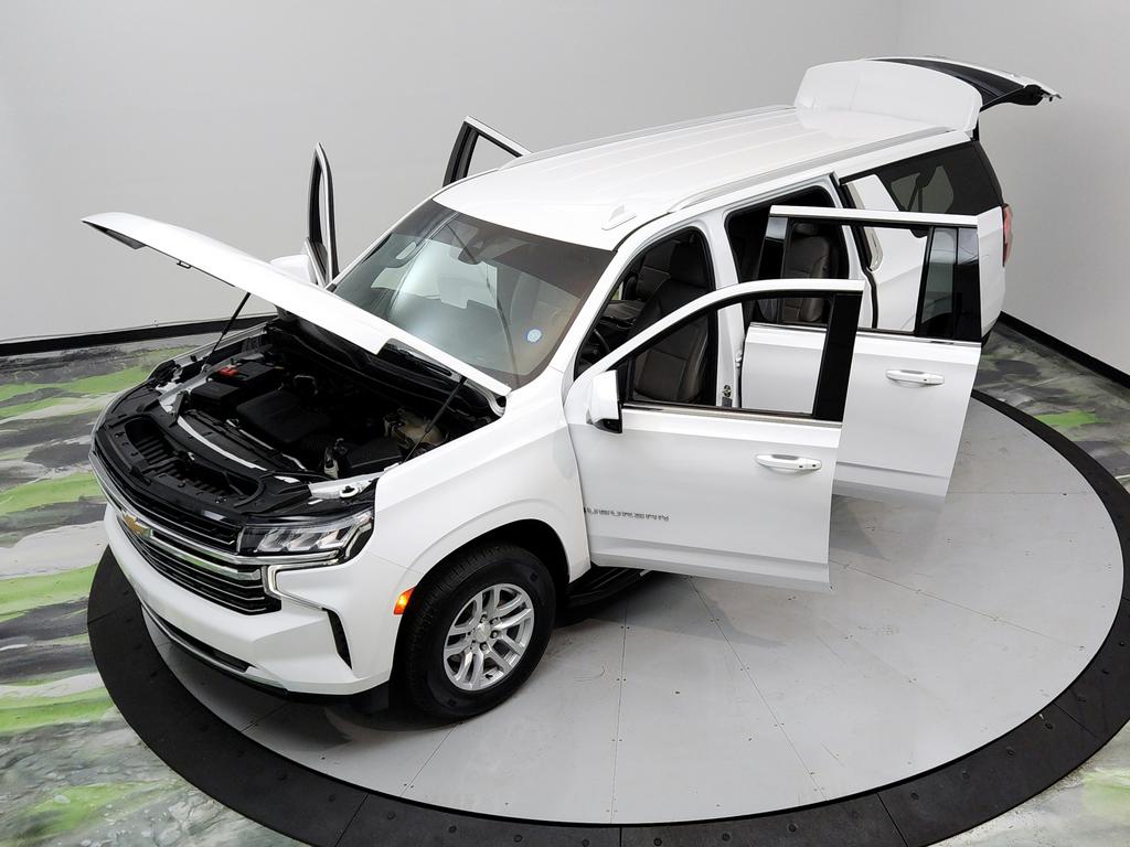 2021 Chevrolet Suburban 1500 LT photo