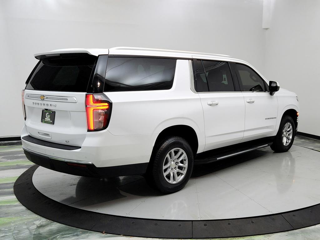 2021 Chevrolet Suburban 1500 LT photo