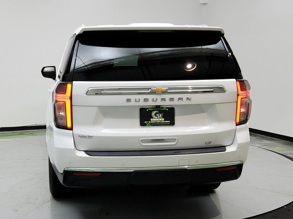 2021 Chevrolet Suburban 1500 LT photo