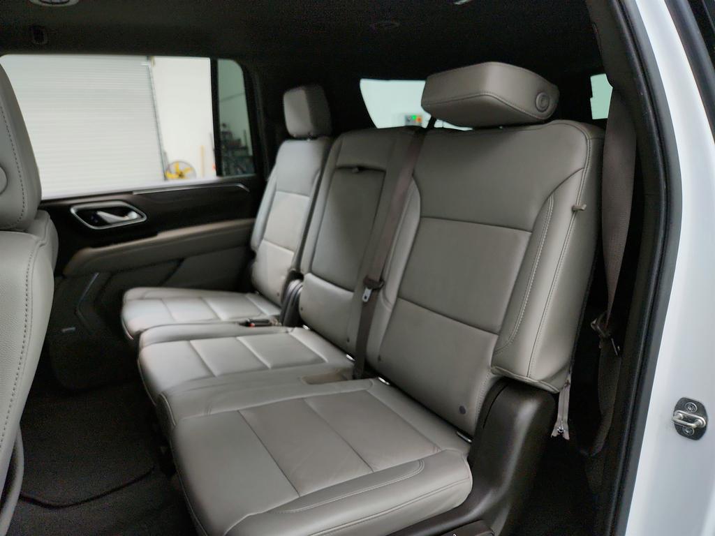 2021 Chevrolet Suburban 1500 LT photo