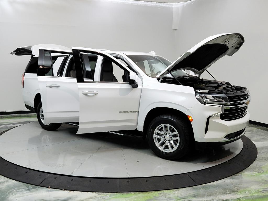 2021 Chevrolet Suburban 1500 LT photo