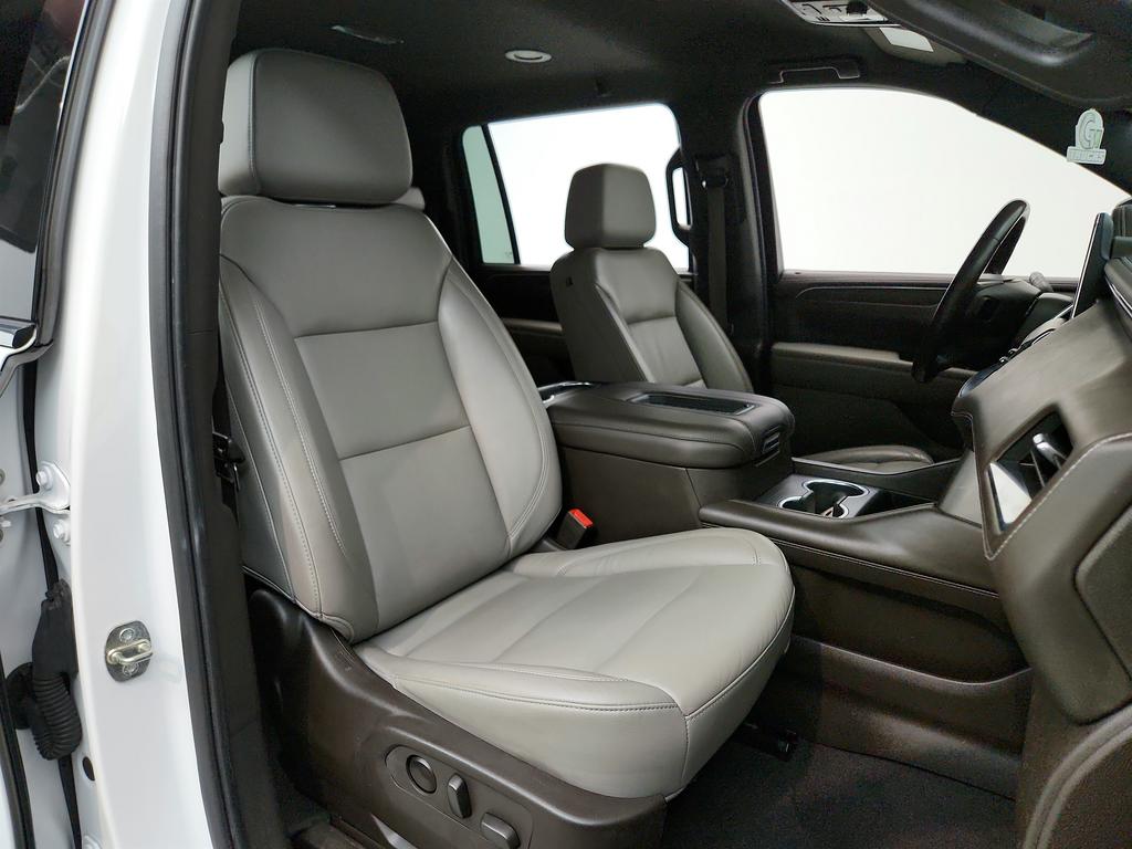 2021 Chevrolet Suburban 1500 LT photo