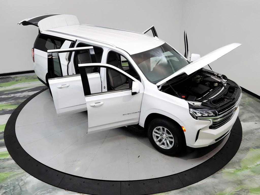 2021 Chevrolet Suburban 1500 LT photo