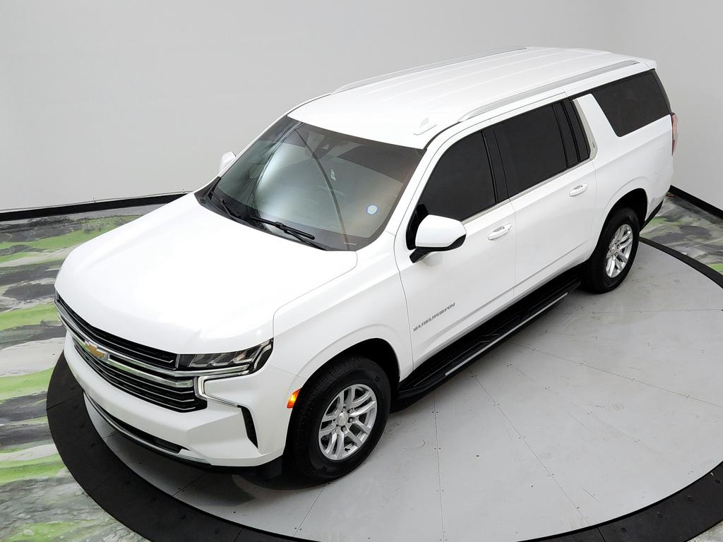 2021 Chevrolet Suburban 1500 LT photo